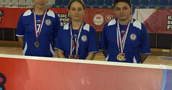 Futbol Tenisi Bayanlarda DAÜ Türkiye Şampiyonu oldu...